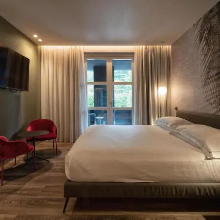 Otel Phi Piajo